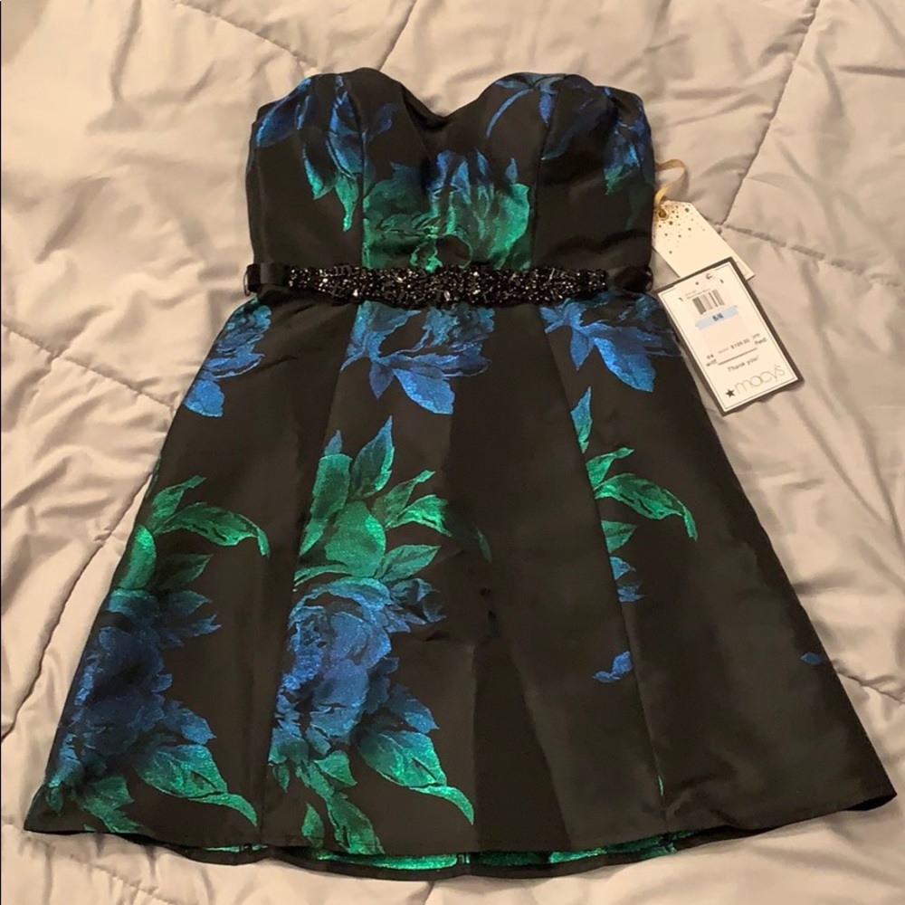 TLC say yes to the dress